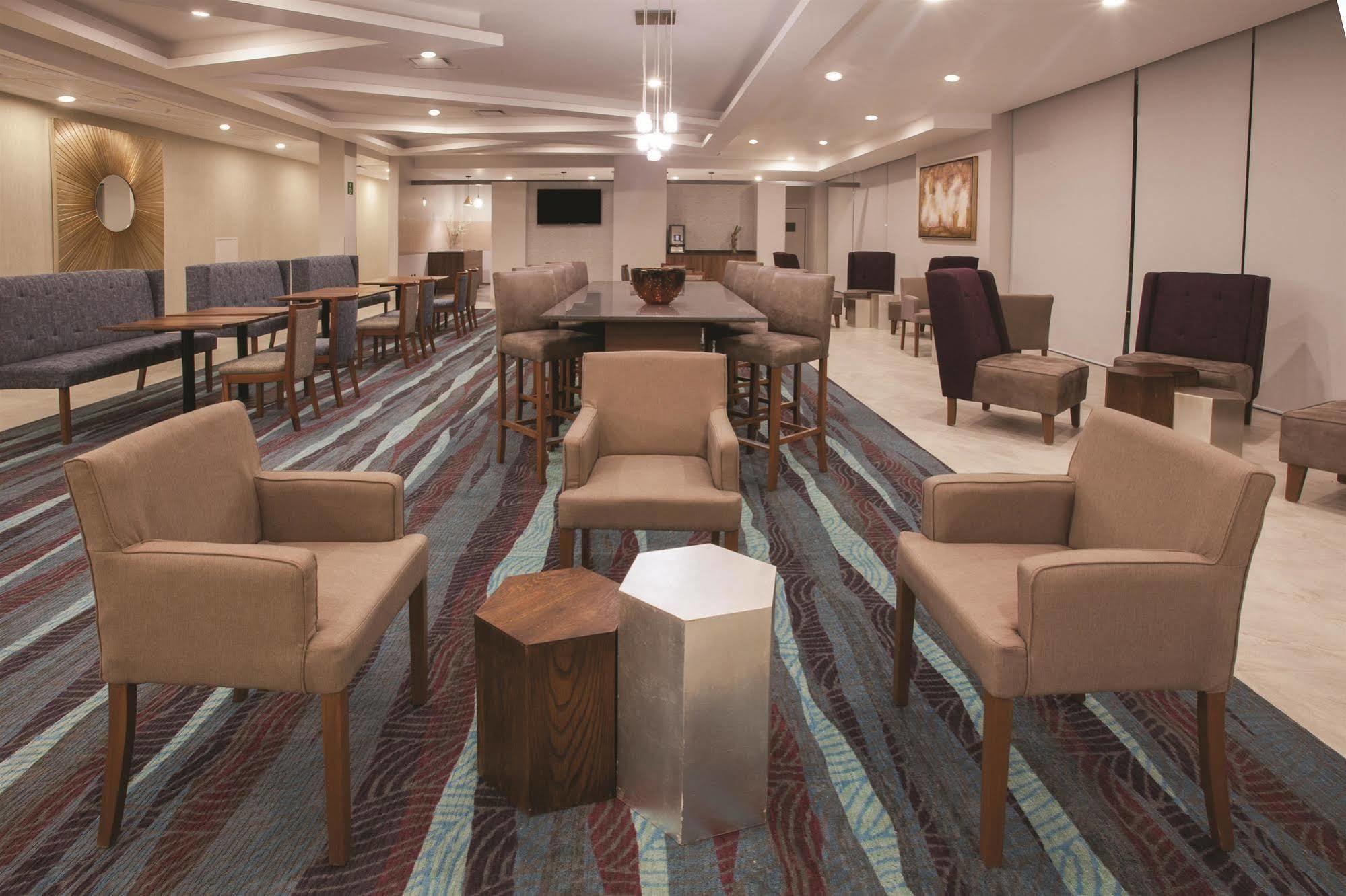 Hotel La Quinta By Wyndham Aguascalientes Esterno foto